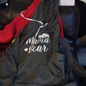 Mama Bear graphic long-sleeved Hooded shirt